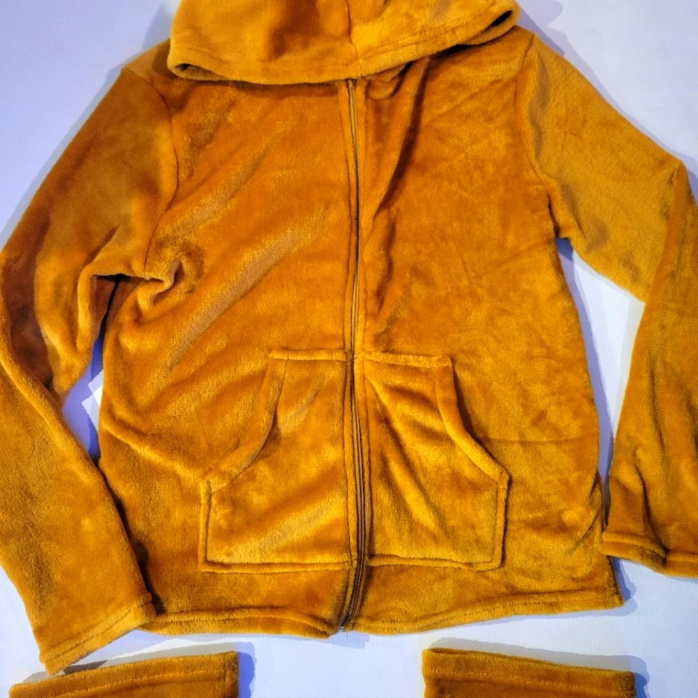 Peachy Girl Carmel. Color joggers set size small